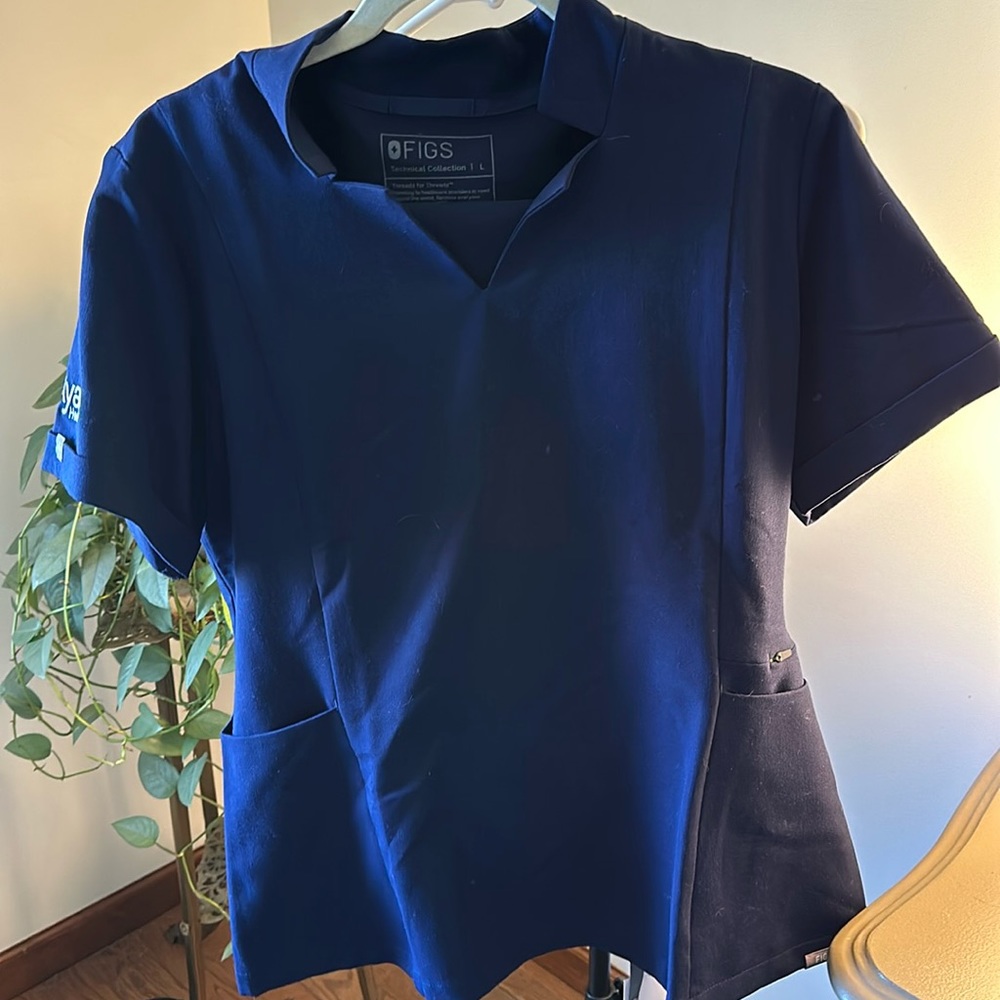 NWT figs scrub top with AYA embroidery